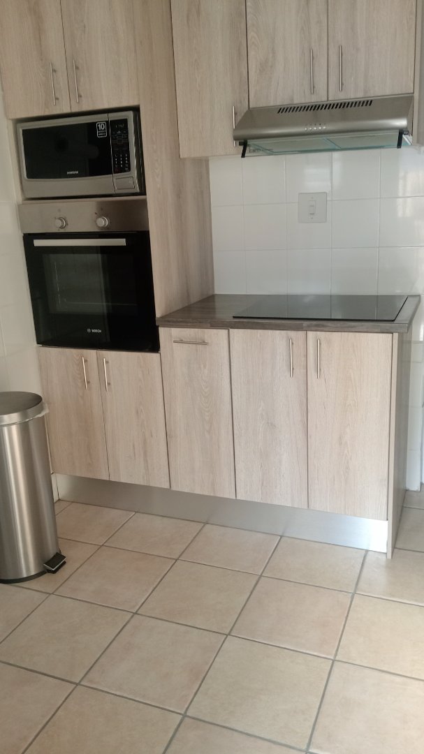 2 Bedroom Property for Sale in Lavender Hill Western Cape